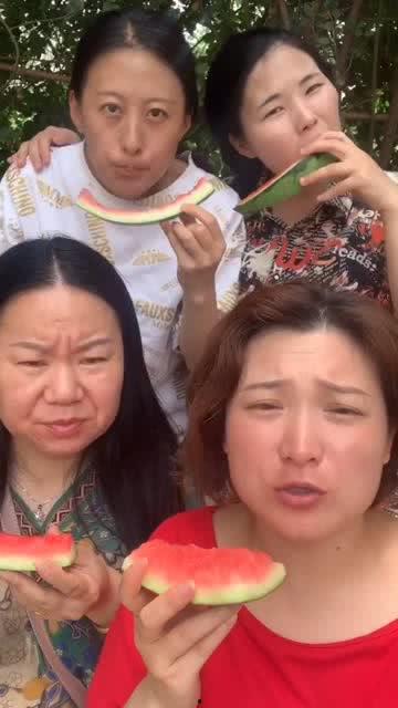 讲课吃瓜,揭秘校园里的趣味瞬间