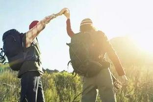 爬山吃瓜女孩视频